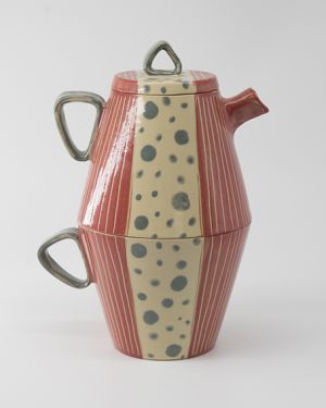 Set triangle tea pot and cup